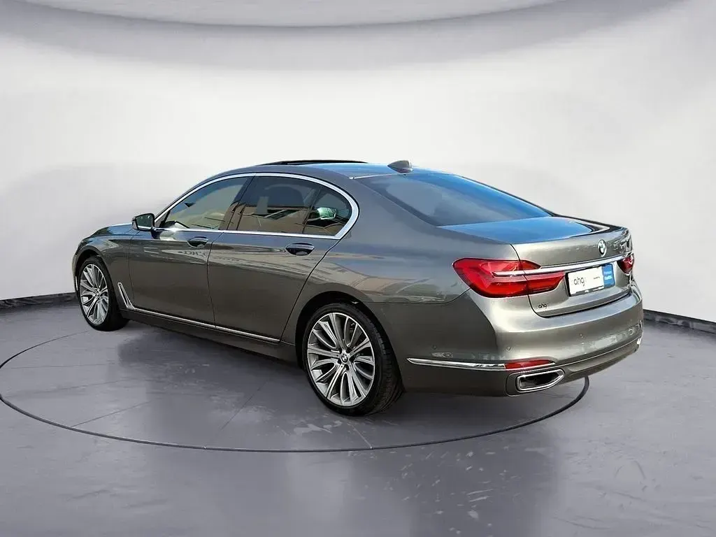 Gebraucht BMW 730 265 PS (194 kW) 2018 Grau Limousine