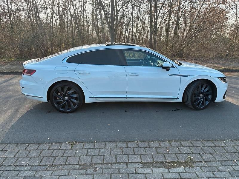 Gebraucht VW Arteon R-line 190 PS (139 kW) 2018 Weiß Kleinwagen