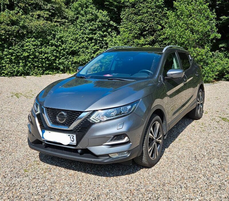 Grau Gebraucht 2018 Nissan Qashqai N-Connecta SUV | 10.400 € (Superpreis) - Bild 1/4