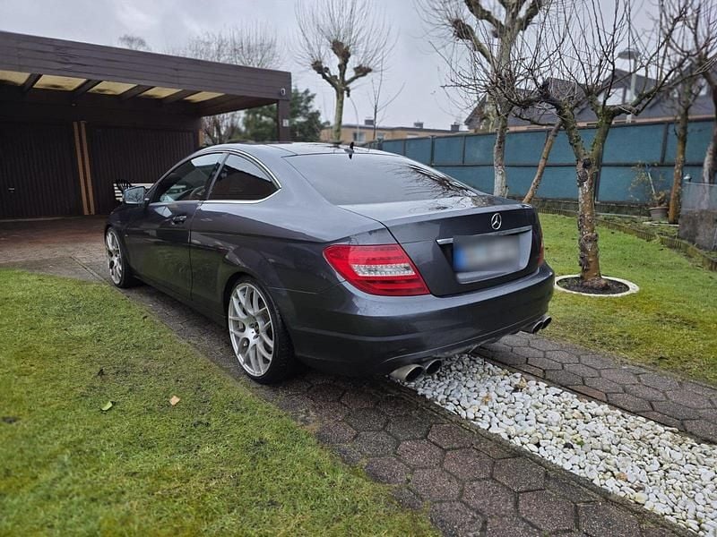 Gebraucht Mercedes C250 204 PS (150 kW) 2012 Grau Coupé