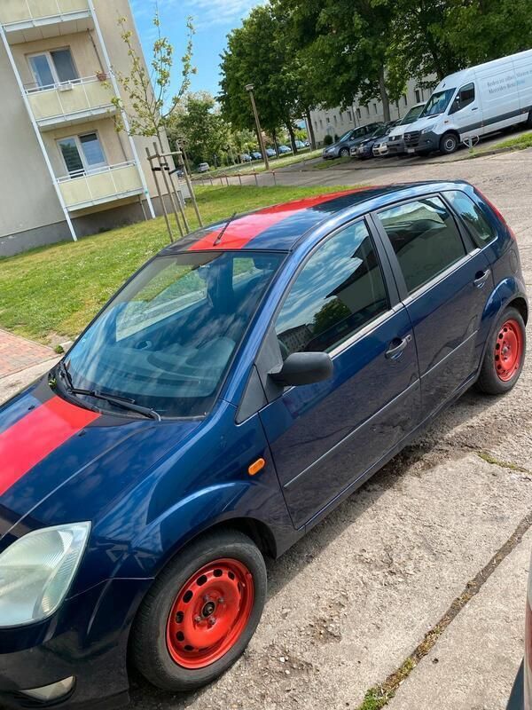 Blau Gebraucht 2003 Ford Fiesta Kleinwagen | 500 € (Superpreis) - Bild 1/4