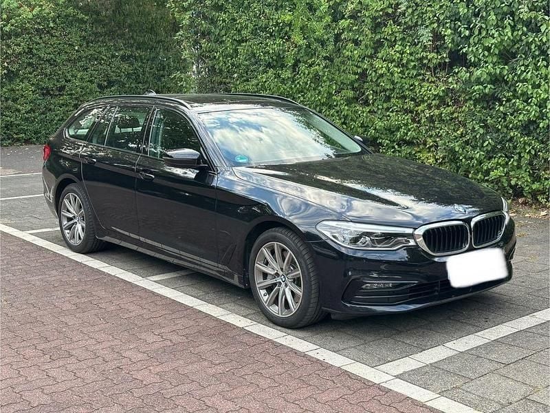 Schwarz Gebraucht 2018 BMW 540 Shadowline Kombi | 38.999 € (Fairer Preis) - Bild 1/4