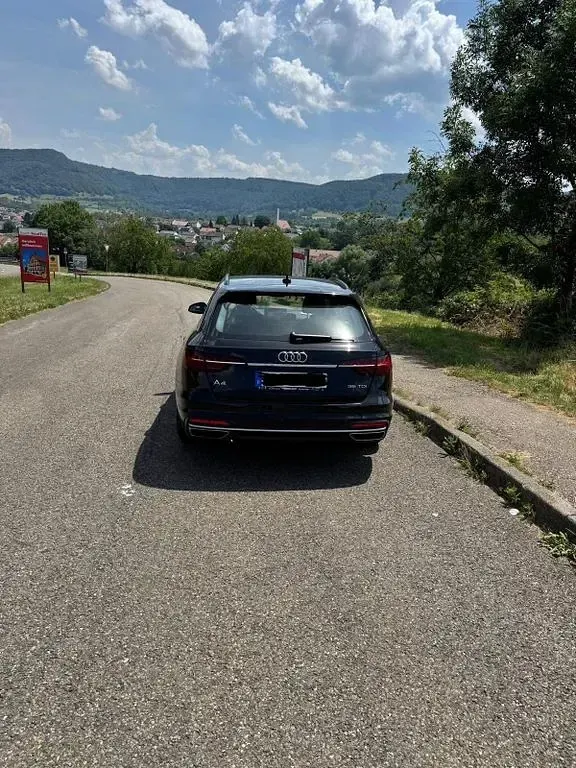 Gebraucht Audi A4 163 PS (119 kW) 2021 Schwarz Kombi