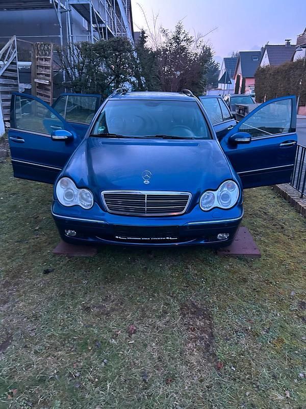 Gebraucht Mercedes C270 170 PS (125 kW) 2003 Blau Kombi