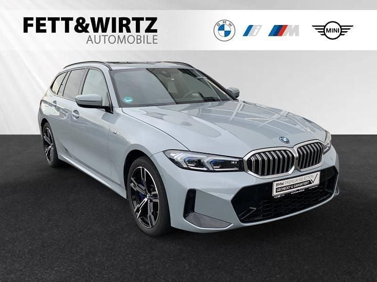 Brooklyn grau metallic Gebraucht 2025 BMW 330e M Sport Kombi | 47.390 € (Superpreis) - Bild 1/3