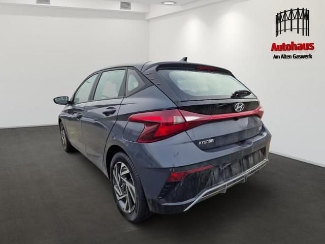 Neu Hyundai i20 101 PS (74 kW) 2025 Grau Kleinwagen