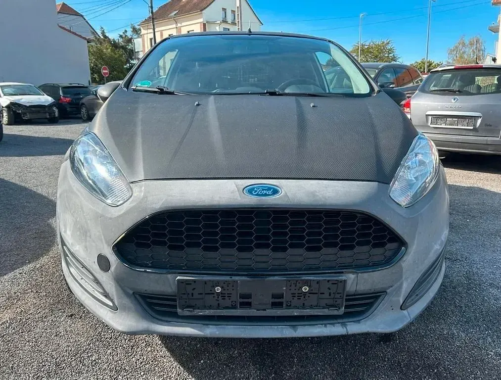 Gebraucht Ford Fiesta 82 PS (60 kW) 2014 Grau Kleinwagen