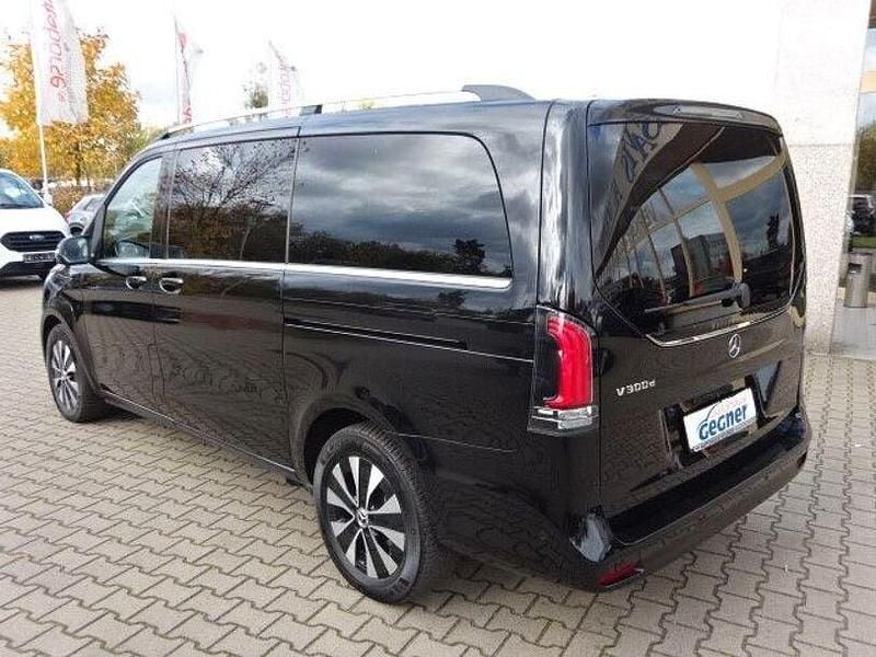 Gebraucht Mercedes V300 Avantgarde 237 PS (174 kW) 2024 Schwarz Van / Kleinbus