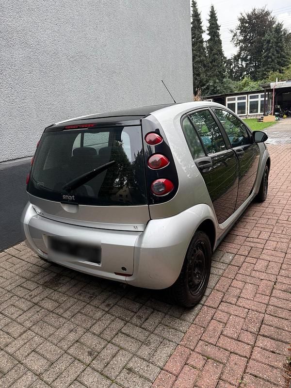 Silber Gebraucht 2004 Smart ForFour Kleinwagen | 2.000 € (Etwas zu teuer) - Bild 1/4