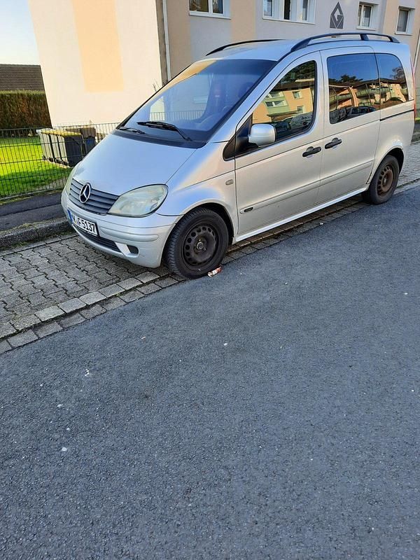 Gebraucht Mercedes Vaneo 125 PS (91 kW) 2002 Silber Van / Kleinbus