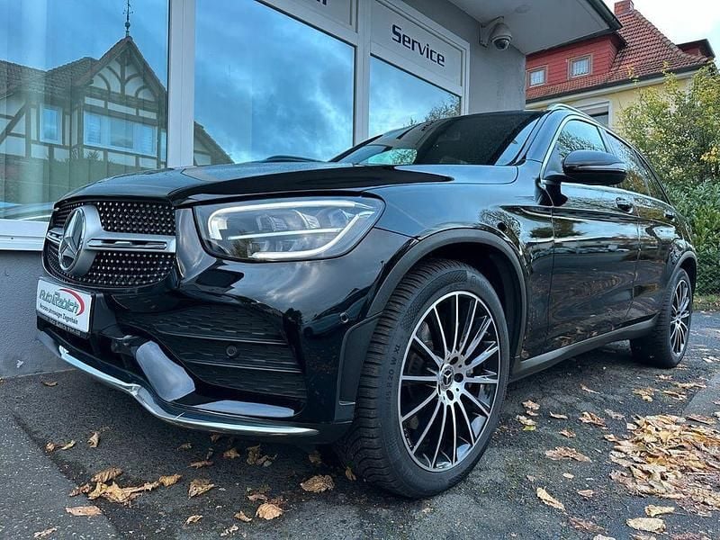 Schwarz Gebraucht 2019 Mercedes GLC220 AMG SUV | 35.499 € (Etwas zu teuer) - Bild 1/4