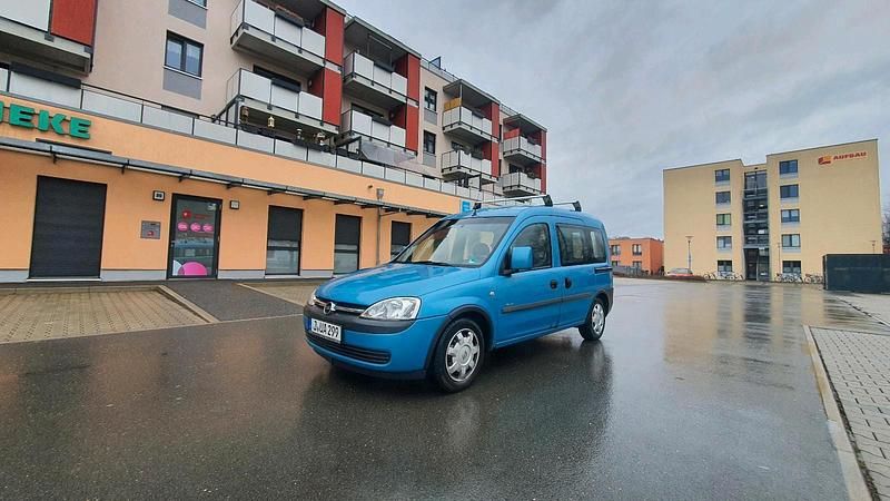 Gebraucht Opel Combo 84 PS (61 kW) 2003 Blau Van / Kleinbus