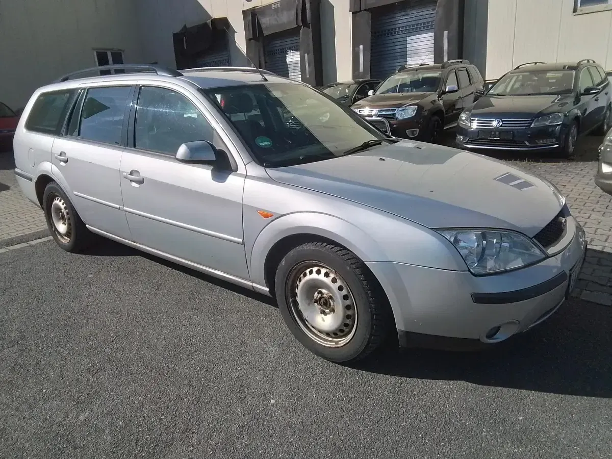 Gebraucht Ford Mondeo 130 PS (95 kW) 2003 Silber Kombi