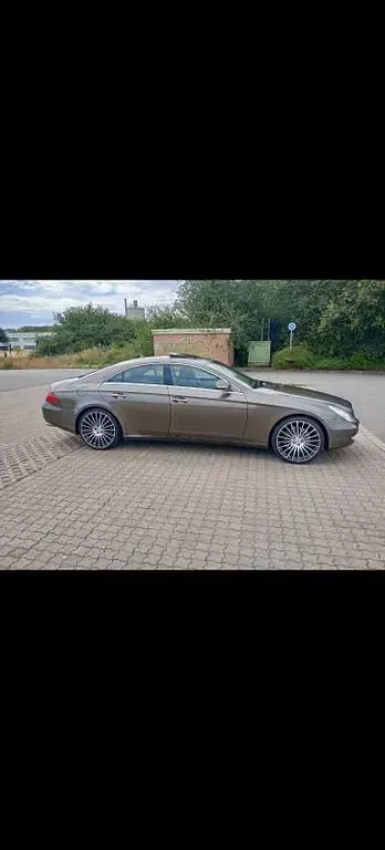 Gebraucht Mercedes CLS500 387 PS (284 kW) 2007 Braun Coupé