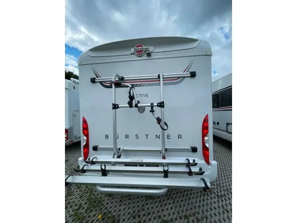 Gebraucht Buerstner Lineo 177 PS (130 kW) 2025 Weiss Van