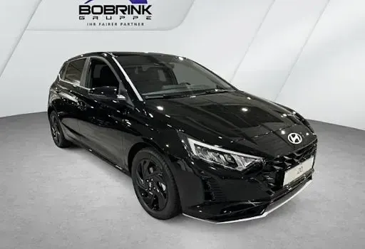 Gebraucht Hyundai i20 Blackline 90 PS (66 kW) 2026 Phantom black / met Kleinwagen