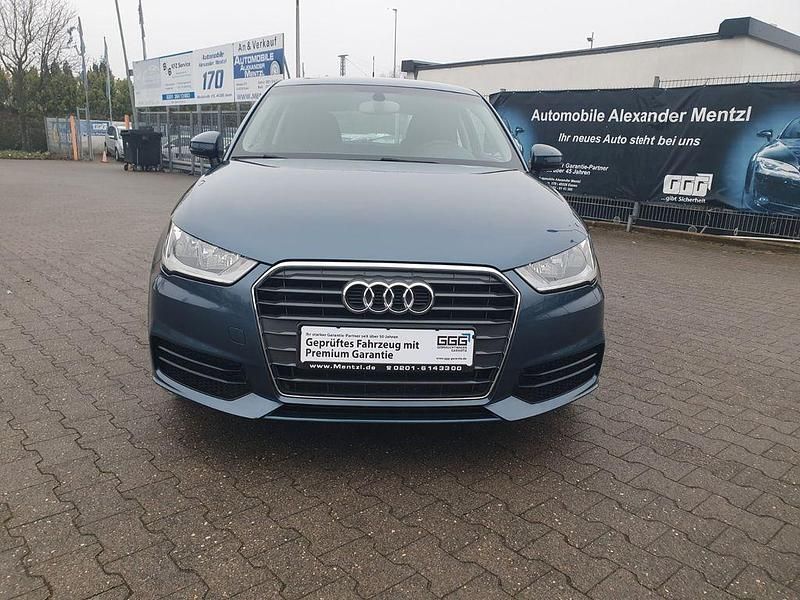 Gebraucht Audi A1 Ambiente 95 PS (69 kW) 2016 Blau Kleinwagen