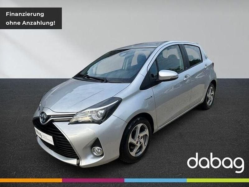 Gebraucht Toyota Yaris Hybrid 101 PS (74 kW) 2016 Silber Kleinwagen