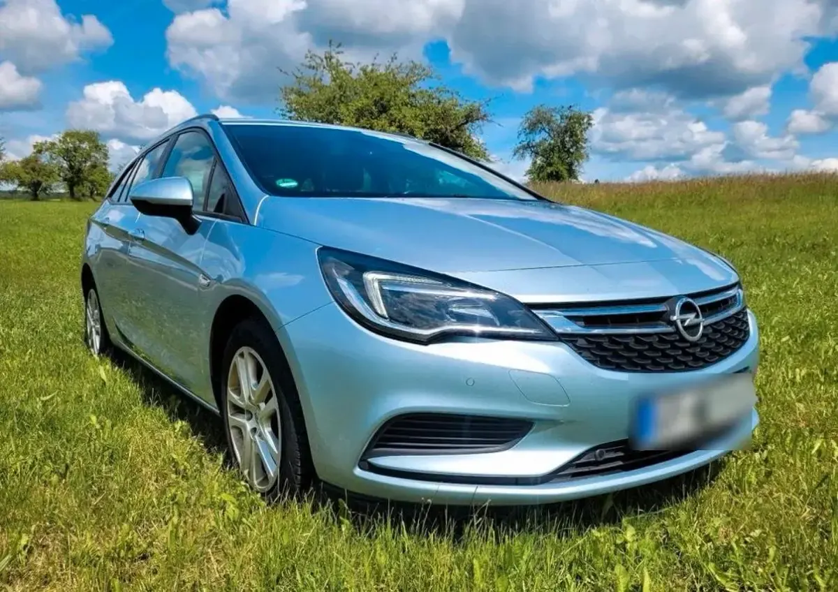 Gebraucht Opel Astra 136 PS (100 kW) 2018 Blau Kombi
