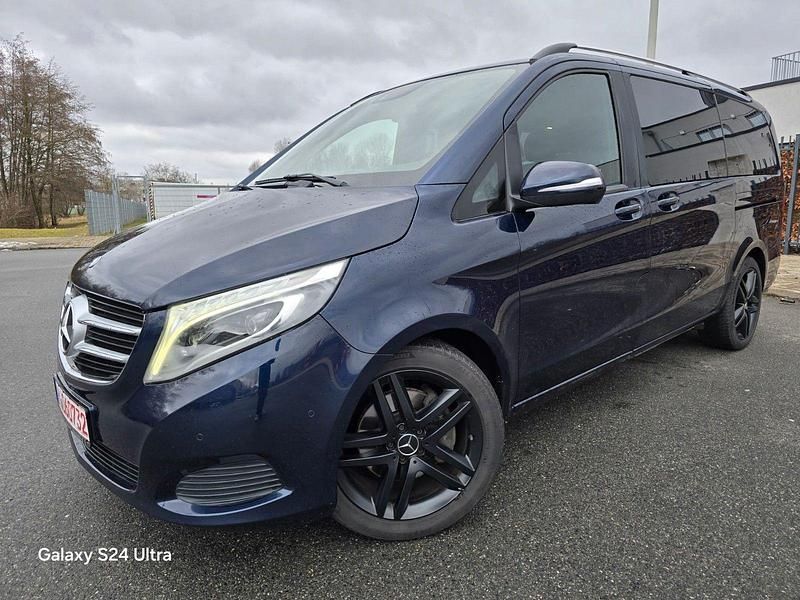 Gebraucht Mercedes V250 Edition 190 PS (139 kW) 2015 Blau Van / Kleinbus
