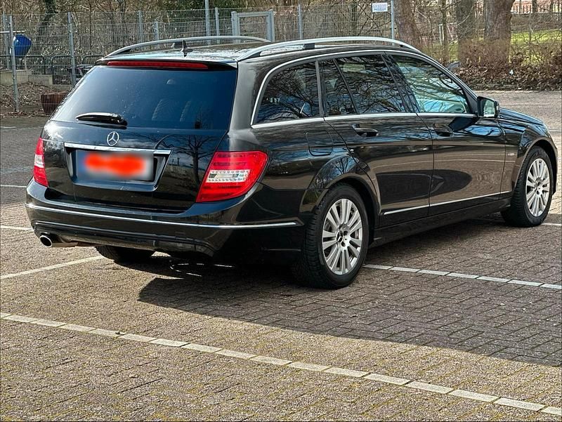 Gebraucht Mercedes C250 204 PS (150 kW) 2012 Schwarz Kombi