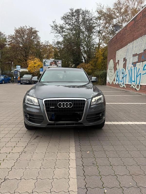Grau Gebraucht 2010 Audi Q5 SUV | 9.000 € (Fairer Preis) - Bild 1/4