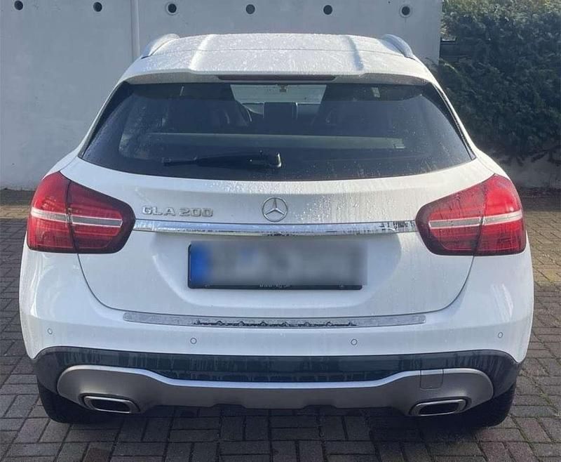 Gebraucht Mercedes GLA200 Style 156 PS (114 kW) 2019 Weiß SUV