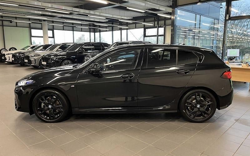Gebraucht BMW 120 Shadowline 163 PS (119 kW) 2025 Schwarz Kleinwagen