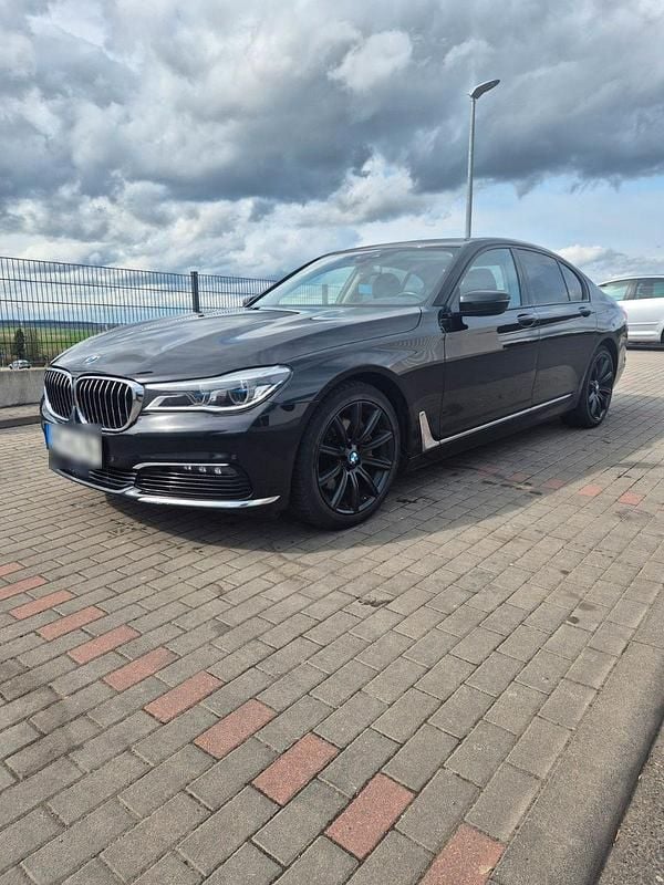 Gebraucht BMW 730 265 PS (194 kW) 2016 Schwarz Limousine
