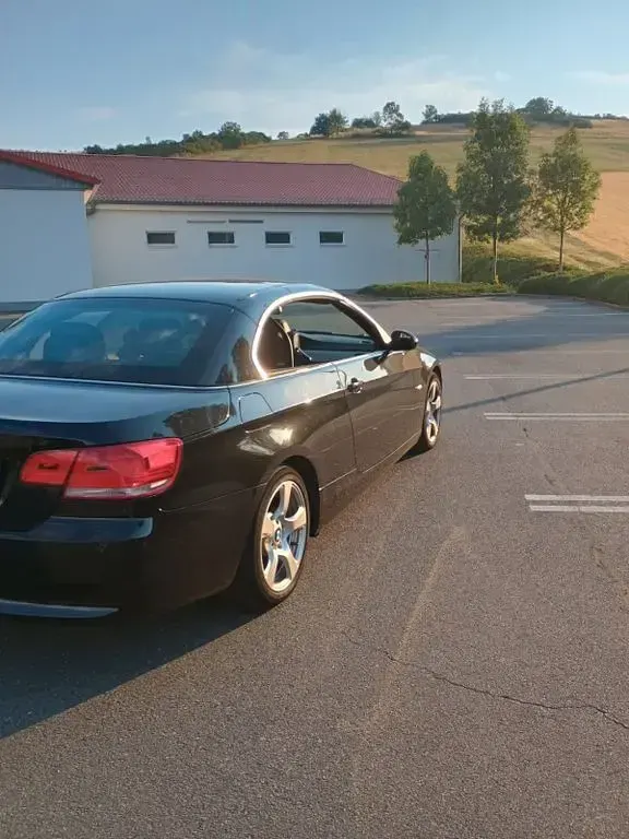 Gebraucht BMW 320 Cabriolet Performance 177 PS (130 kW) 2009 Schwarz Cabrio
