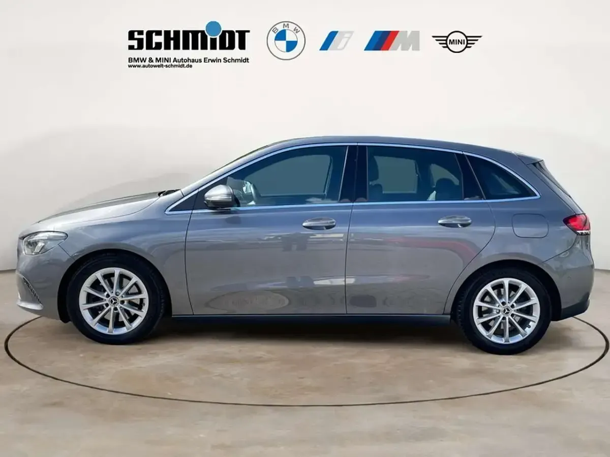Gebraucht Mercedes B220 190 PS (139 kW) 2019 Mountaingrau metallic Van / Kleinbus