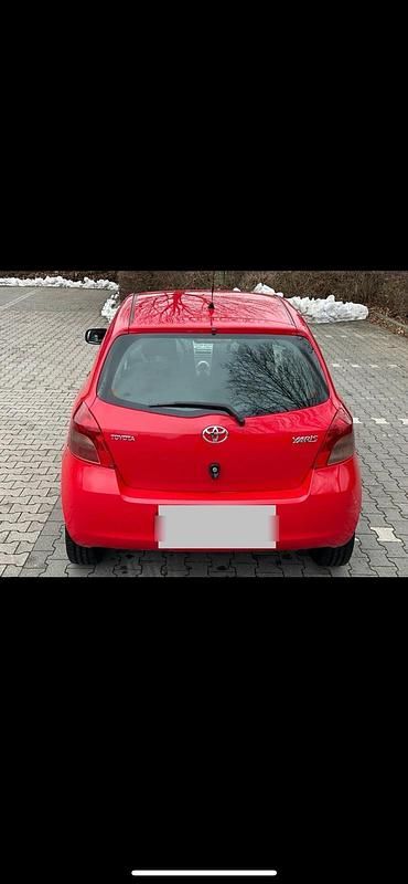 Gebraucht Toyota Yaris 69 PS (50 kW) 2007 Rot Kleinwagen