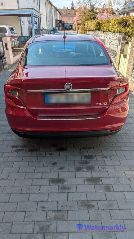 Gebraucht Fiat Tipo Easy 95 PS (69 kW) 2016 Rot Limousine