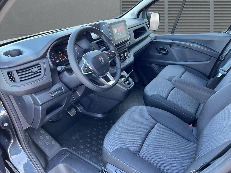 Gebraucht Renault Trafic 150 PS (110 kW) 2025 Kometengrau Van / Kleinbus