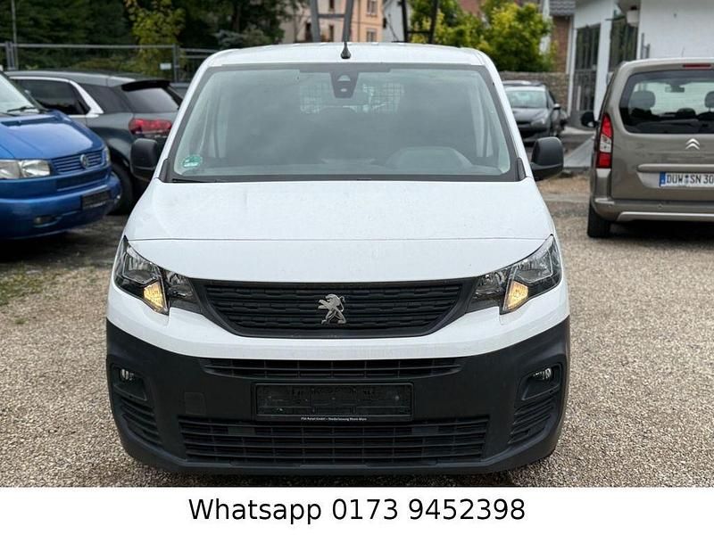 Gebraucht Peugeot Partner 102 PS (75 kW) 2021 Weiß Van / Kleinbus