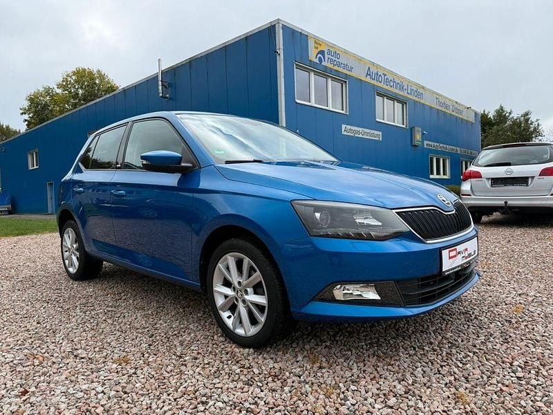 Blau Gebraucht 2016 Skoda Fabia Joy Kleinwagen | 10.750 € (Fairer Preis) - Bild 1/4