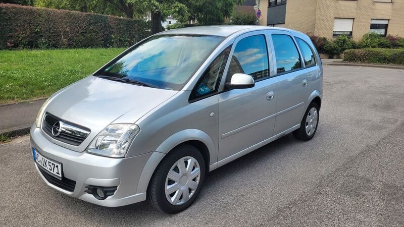 Silber Gebraucht 2009 Opel Meriva Edition Van / Kleinbus | 950 € (Superpreis) - Bild 1/4