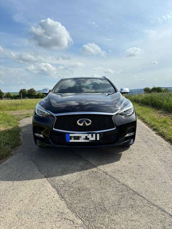 Schwarz Gebraucht 2017 Infiniti Q30 Sport Tech Kleinwagen | 17.000 € (Fairer Preis) - Bild 1/4