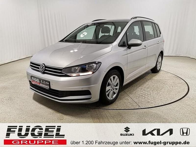 Reflexsilber metallic Gebraucht 2021 VW Touran Comfortline Van / Kleinbus | 20.929 € (Superpreis) - Bild 1/4