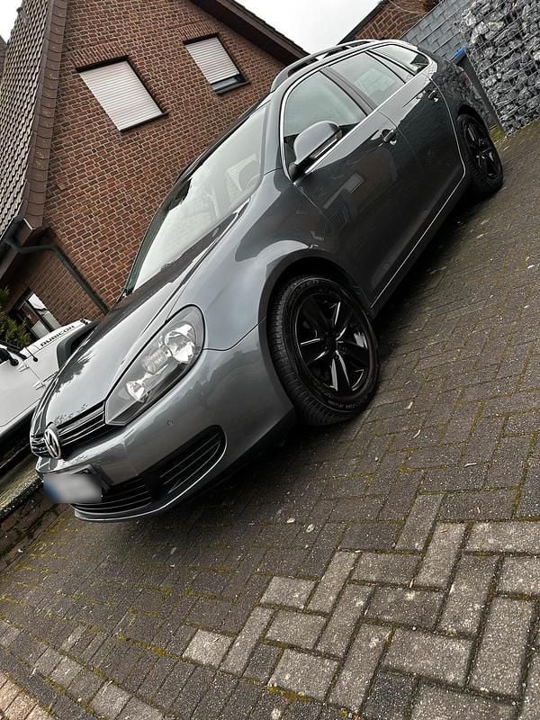 Gebraucht VW Golf VI 105 PS (77 kW) 2010 Grau Kleinwagen