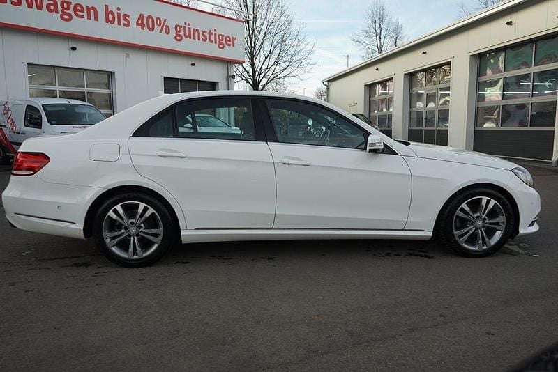 Gebraucht Mercedes E200 Avantgarde 184 PS (135 kW) 2016 Weiß Limousine