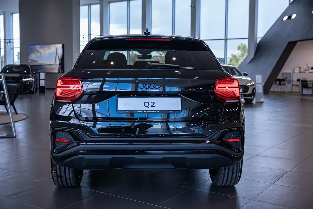 Neu Audi Q2 S-Line 150 PS (110 kW) 2026 Schwarz SUV