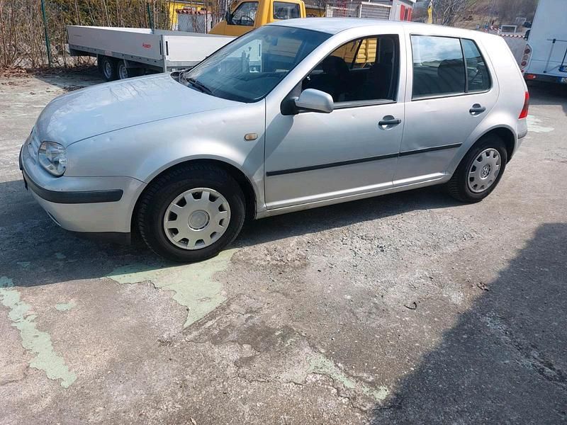 Gebraucht VW Golf IV 101 PS (74 kW) 1998 Silber Kleinwagen