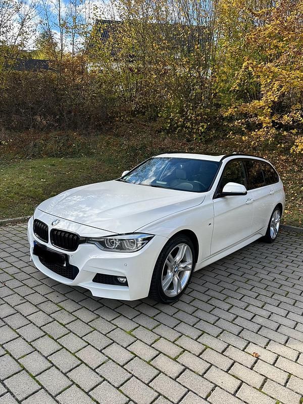 Weiß Gebraucht 2015 BMW 318 M Sport Kombi | 12.399 € (Etwas zu teuer) - Bild 1/4