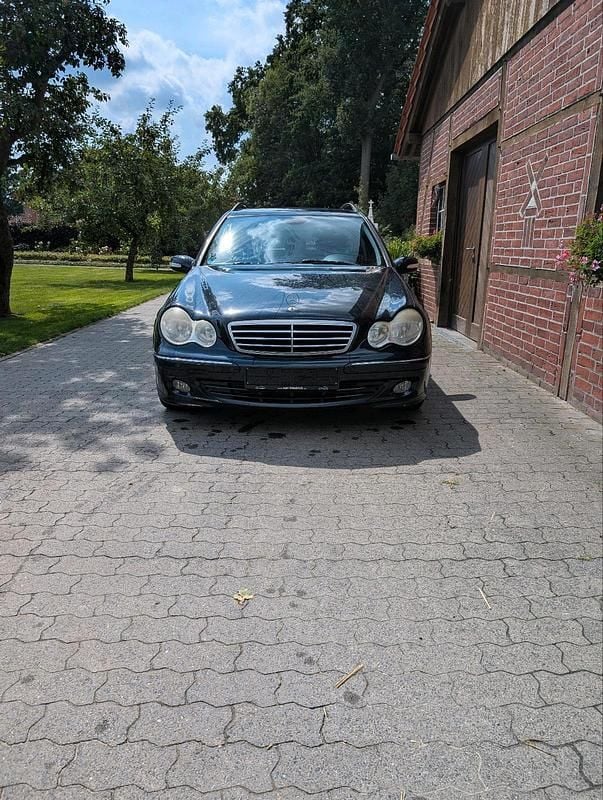 Schwarz Gebraucht 2005 Mercedes C200 Kombi | 2.500 € (Fairer Preis) - Bild 1/4