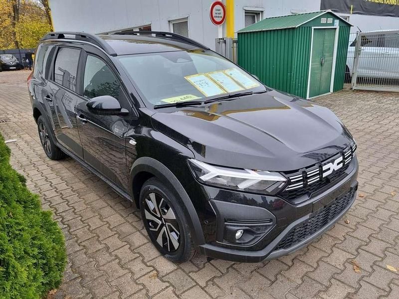 Gebraucht Dacia Jogger Expression 110 PS (80 kW) 2025 Perlmuttschwarz metallic Van / Kleinbus
