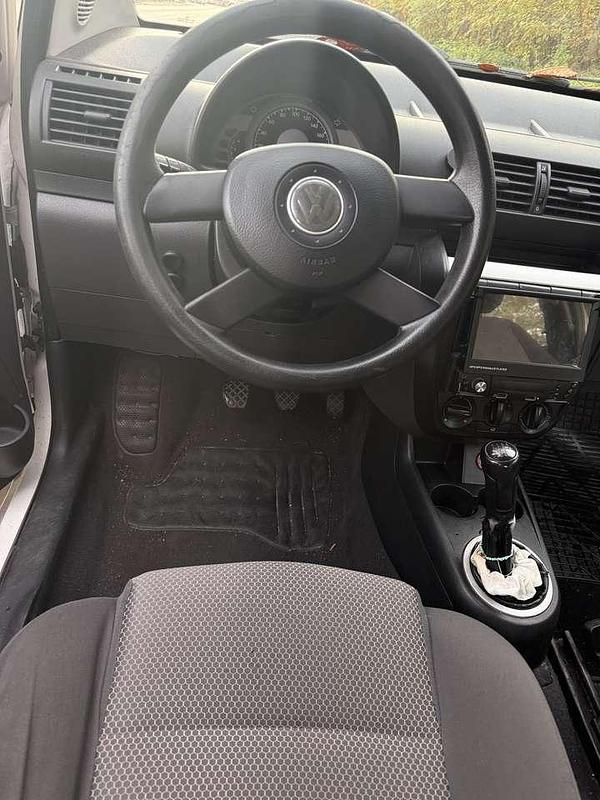 Usata VW Fox 54 CV (39 kW) 2003 Bianco Utilitaria