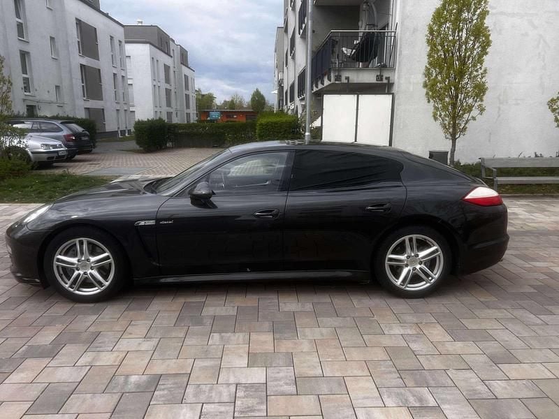 Gebraucht Porsche Panamera 250 PS (183 kW) 2012 Grau Kleinwagen