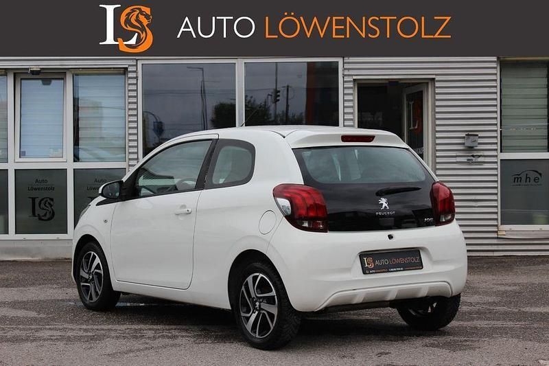 Gebraucht Peugeot 108 Active 82 PS (60 kW) 2015 Weiß Kleinwagen