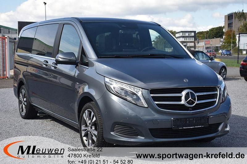 Flintgrau Gebraucht 2018 Mercedes V250 Van / Kleinbus | 44.950 € (Fairer Preis) - Bild 1/4